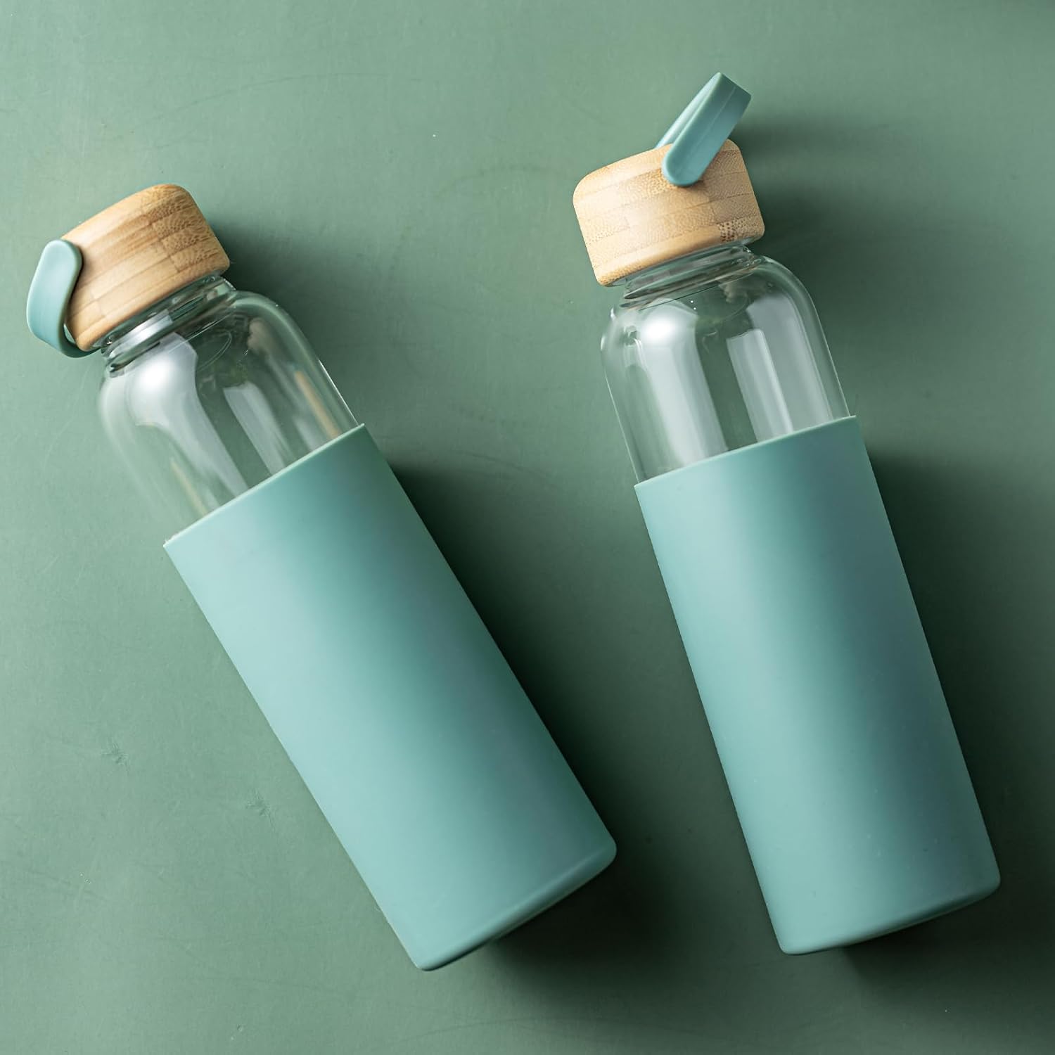 21oz Borosilicate Glass Water Bottles with Silicone Non-Slip Sleeve & Leak-Proof Lid-Reusable Drink Bottle for Office,Travel,Gym,Hiking-BPA Free,Ideal Gift for Home,Car &Fitness (Green)