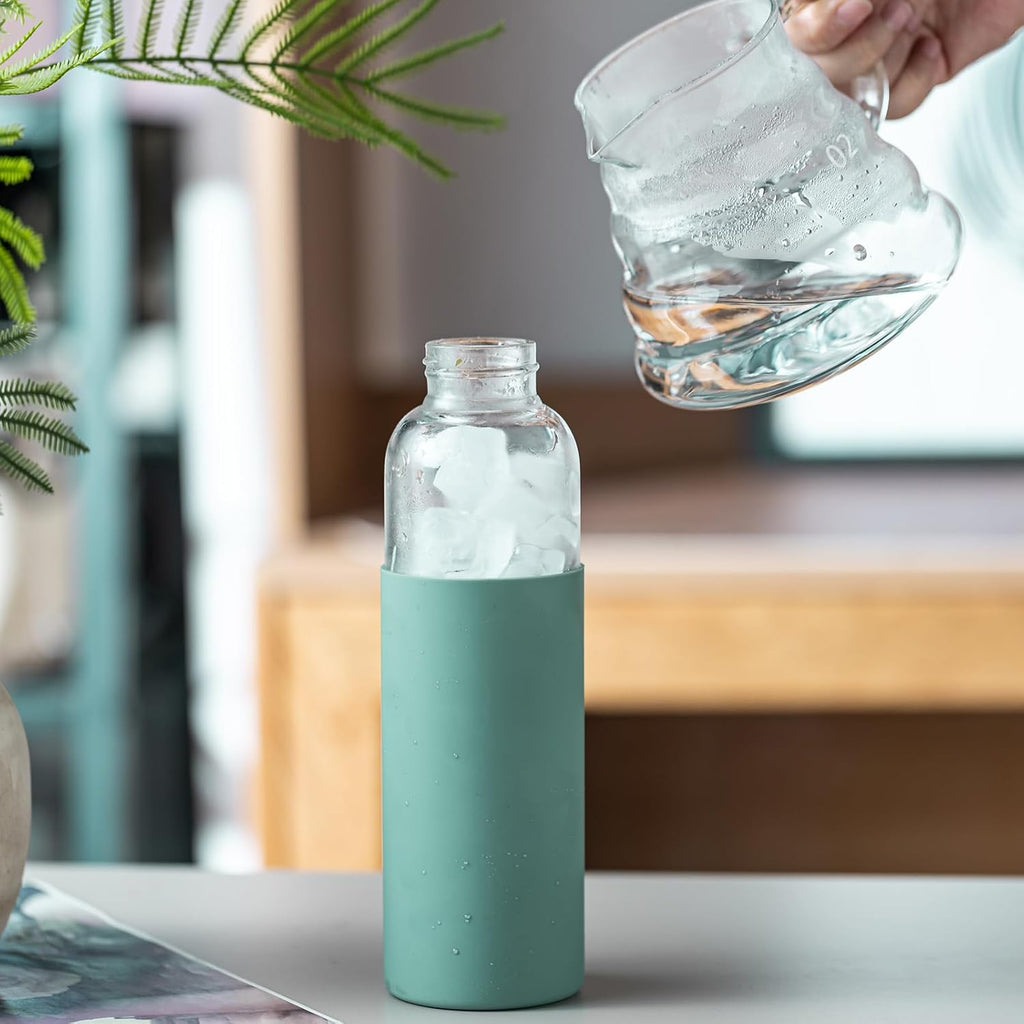 21oz Glass Water Bottle with Silicone Sleeve & Bamboo Lid, BPA Free Reusable Water Bottle Glass for Gym Office Travel, Gift for Fitness Enthusiasts (Green)